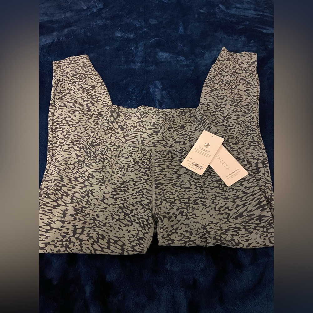 Athleta salutation jogger